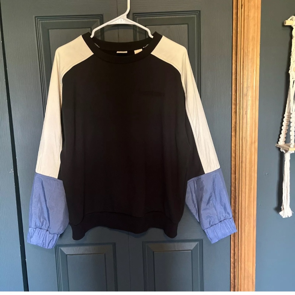 Levi Strauss & Co Women’s Sweatshirt Crew Neck Pullover Size Small